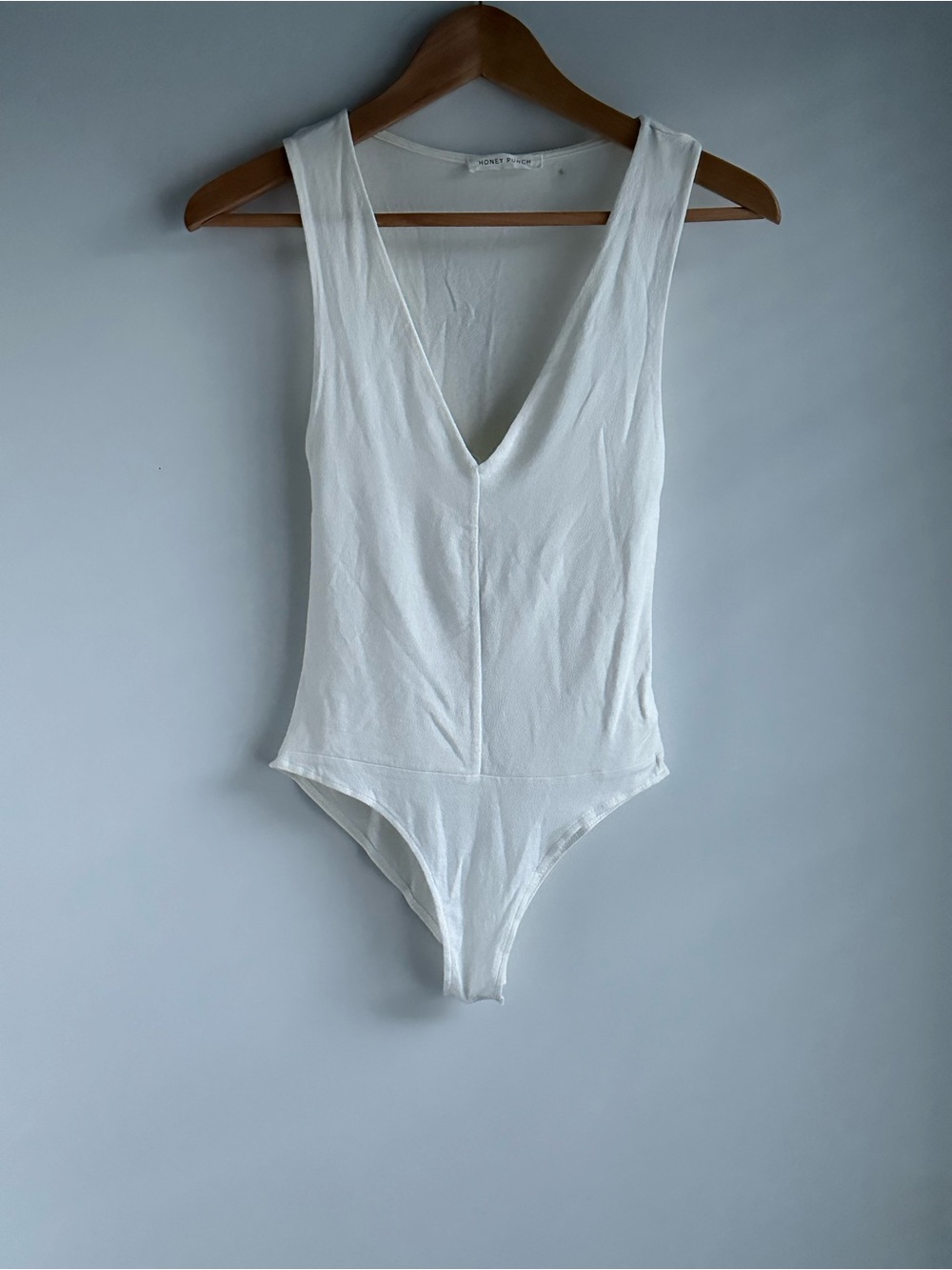 Honey Punch White V-Neck Sleeveless Bodysuit S